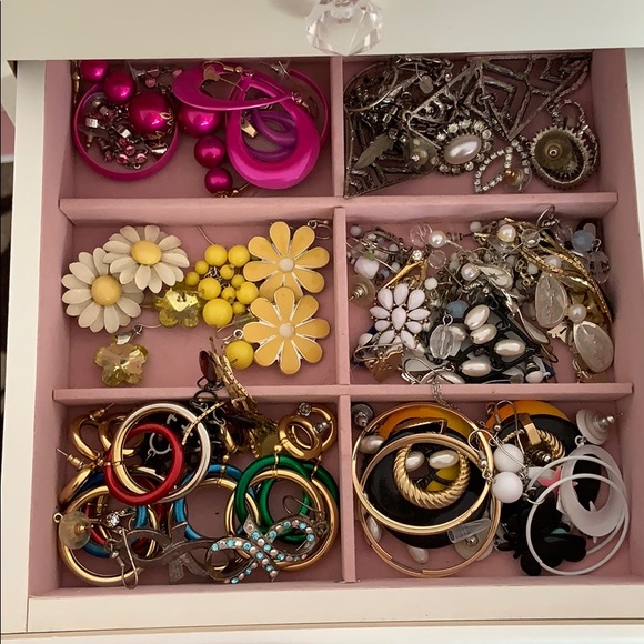 Jewelry - Picture 4 of 6